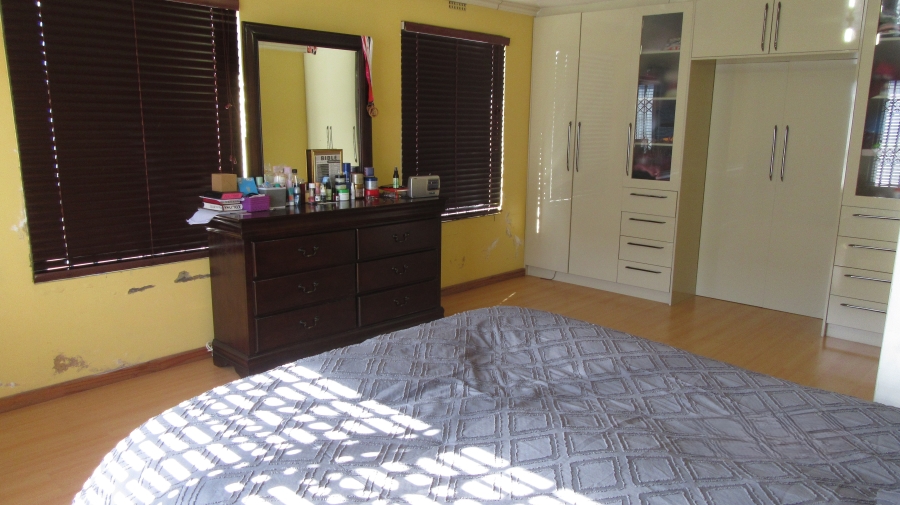 4 Bedroom Property for Sale in Montevideo Western Cape